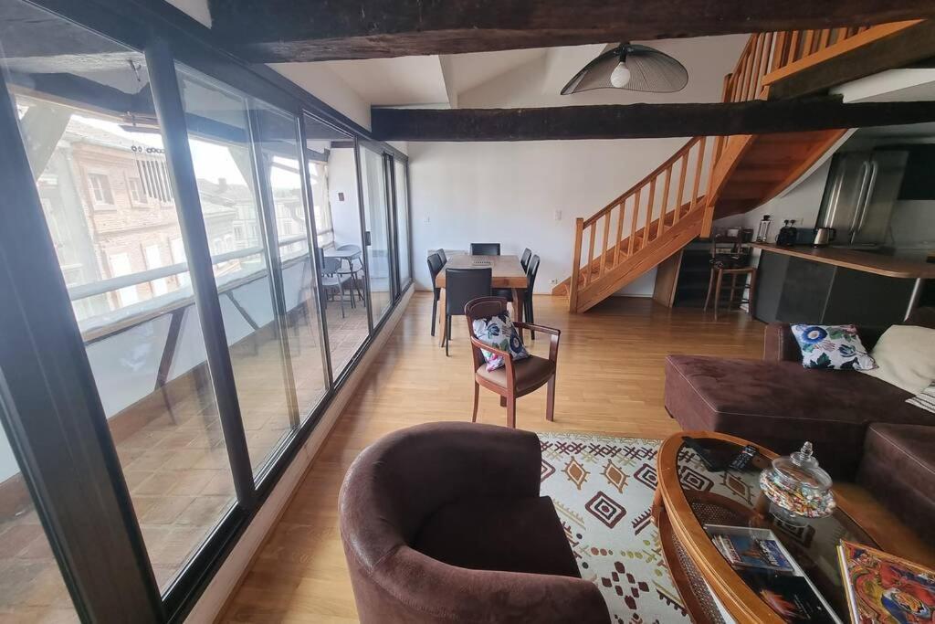 Appartement Exceptionnel 4 Etoiles Hyper Centre Albi 65 M2 Au 4Eme Etage Sans Ascenseur Avec Une Tour Du 12Eme Siecle Dış mekan fotoğraf