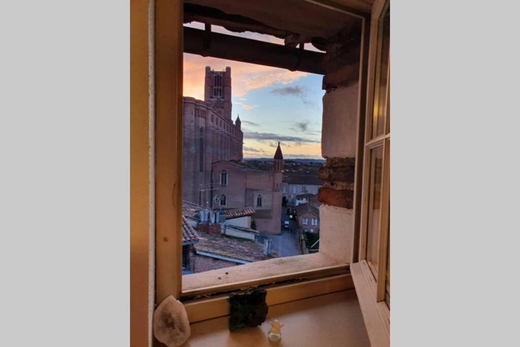 Appartement Exceptionnel 4 Etoiles Hyper Centre Albi 65 M2 Au 4Eme Etage Sans Ascenseur Avec Une Tour Du 12Eme Siecle Dış mekan fotoğraf
