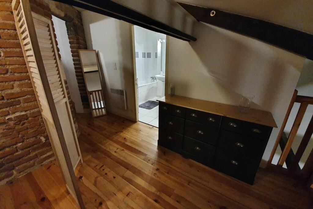 Appartement Exceptionnel 4 Etoiles Hyper Centre Albi 65 M2 Au 4Eme Etage Sans Ascenseur Avec Une Tour Du 12Eme Siecle Dış mekan fotoğraf