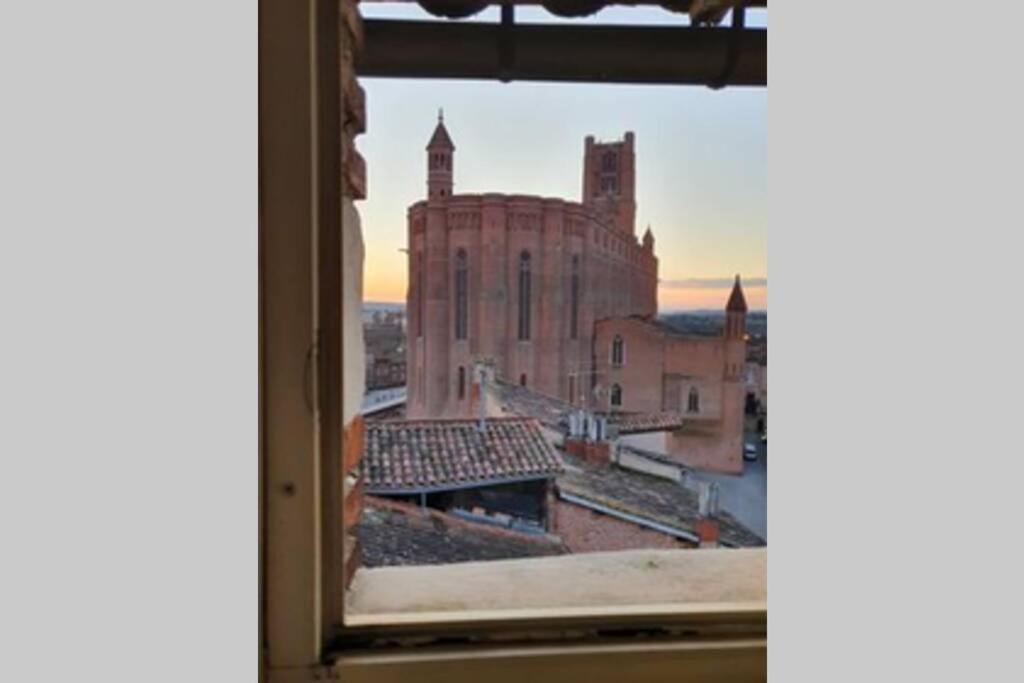 Appartement Exceptionnel 4 Etoiles Hyper Centre Albi 65 M2 Au 4Eme Etage Sans Ascenseur Avec Une Tour Du 12Eme Siecle Dış mekan fotoğraf