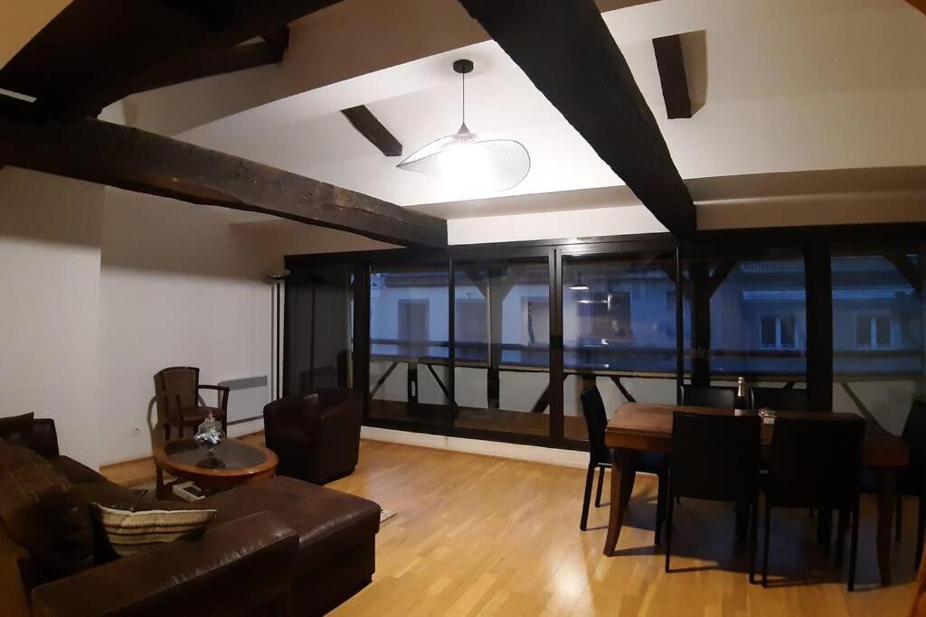 Appartement Exceptionnel 4 Etoiles Hyper Centre Albi 65 M2 Au 4Eme Etage Sans Ascenseur Avec Une Tour Du 12Eme Siecle Dış mekan fotoğraf